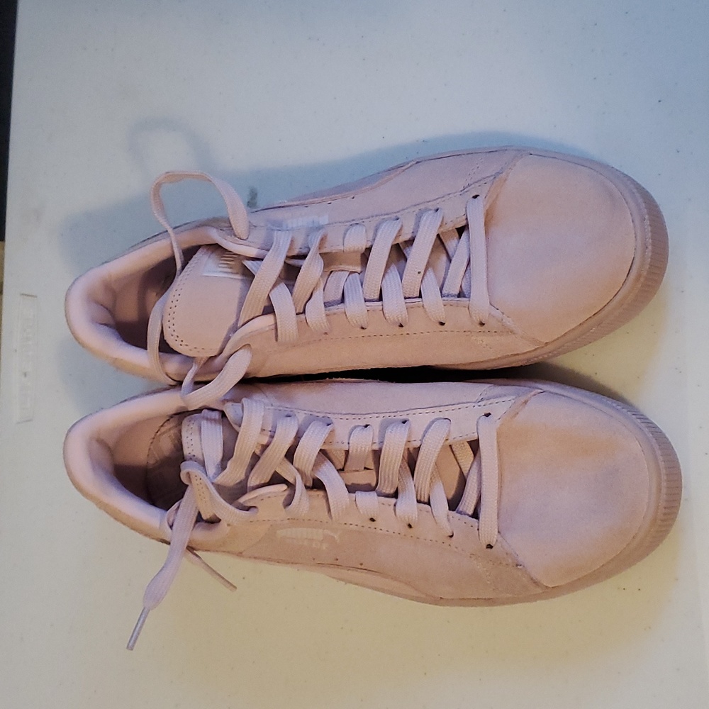 Classic Puma Suede Sneakers Lilac Lavender Size 9.5